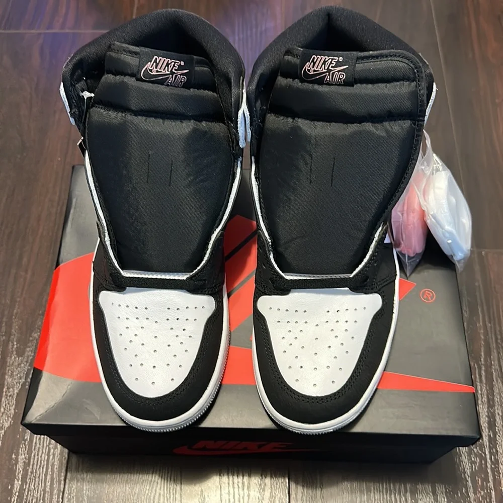 ‼️SOLD‼️ Air Jordan 1 Retro High OG “Bleached Coral/Stage Haze” - Picture 2 of 9